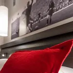 Martin's Red 4* Tubize