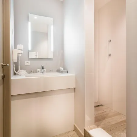 فندق Martin's Red 4*