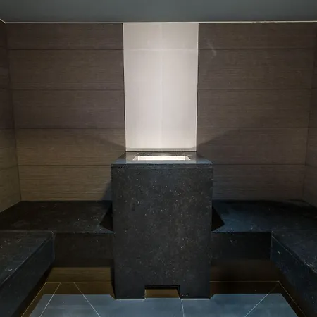 Martin's Red فندق 4*