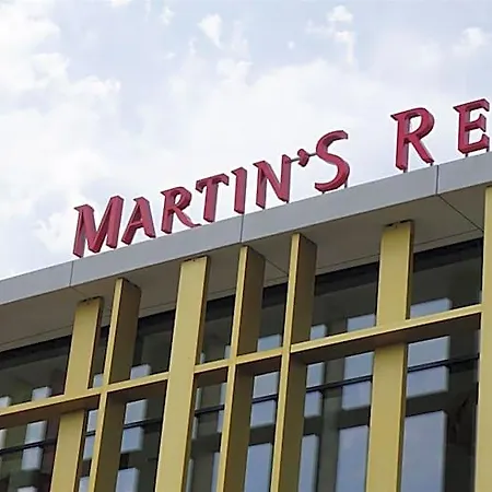 Martin's Red 4*