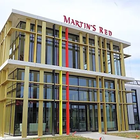 Martin's Red فندق
