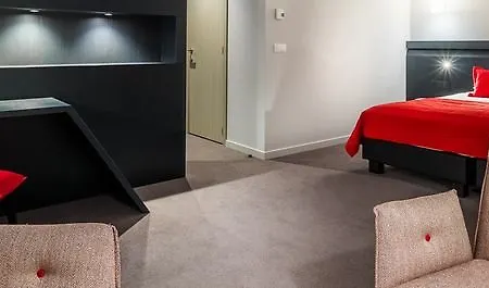 Martin's Red 4* Tubize