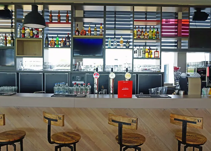 Martin's Red 4* Tubize