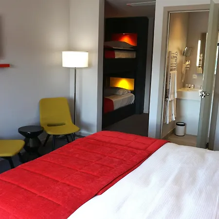 Martin's Red 4* Tubize